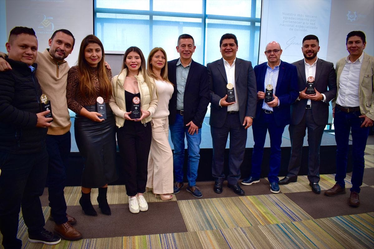 CESVI COLOMBIA PREMIÓ A LOS MEJORES TALLERES DE COLISIÓN DE 2024 V12MAGAZINE El Centro de Experimentación y Seguridad Vial de Colombia (CESVI Colombia) celebró la cuarta edición del Círculo Preferencial de Talleres (CPT), destacando a los mejores talleres de colisión del país por su compromiso con la excelencia operativa, la innovación en procesos de reparación y la sostenibilidad en el sector automotor. V12MAGAZINE