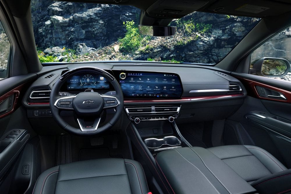 CHEVROLET TRAVERSE 2025: INNOVACIÓN CON ALTURA PARA FAMILIAS COLOMBIANAS V12MAGAZINE La Chevrolet Traverse 2025 se presentó oficialmente en Colombia, ofreciendo una combinación de innovación tecnológica y comodidad familiar que promete revolucionar el mercado de los SUVs. V12MAGAZINE