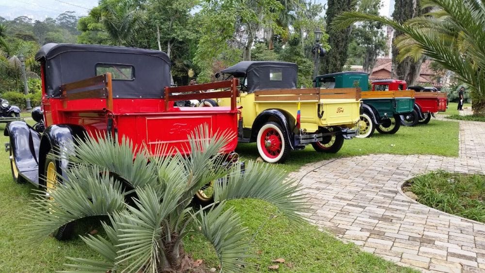 CONCOURS D'ÉLÉGANCE COLOMBIA 2025: ¡DESATA EL PODER DEL MOTOR EN UN ESPECTÁCULO ÉPICO! V12MAGAZINE El Concours D'Élégance Colombia 2025 se prepara para deslumbrar a los entusiastas del automovilismo clásico en su octava edición. Del jueves 20 al domingo 23 de febrero, los majestuosos jardines del Museo El Castillo en Medellín serán el escenario donde la historia y la elegancia automotriz convergen en un espectáculo sin igual. V12MAGAZINE