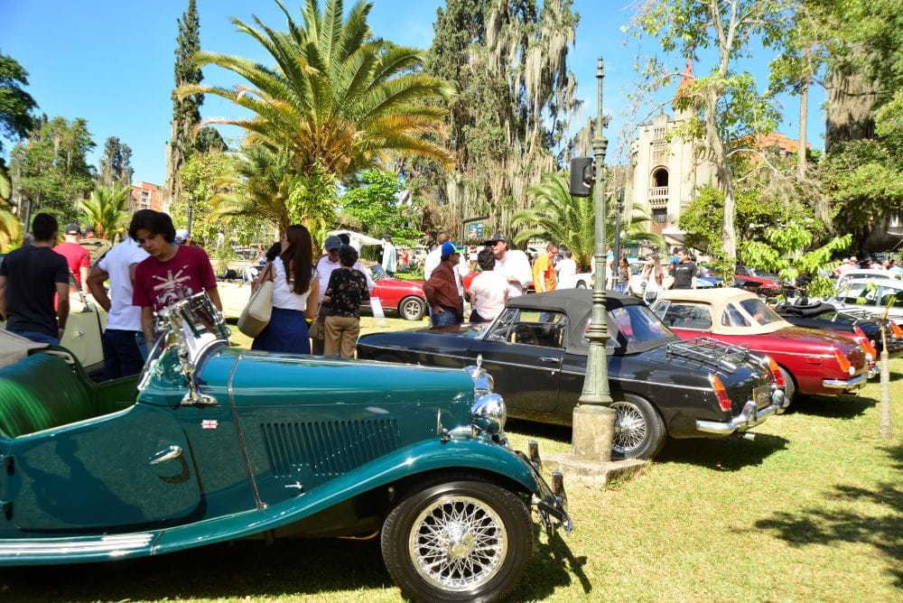 CONCOURS D'ÉLÉGANCE COLOMBIA 2025: ¡DESATA EL PODER DEL MOTOR EN UN ESPECTÁCULO ÉPICO! V12MAGAZINE Concours D'Élégance Colombia