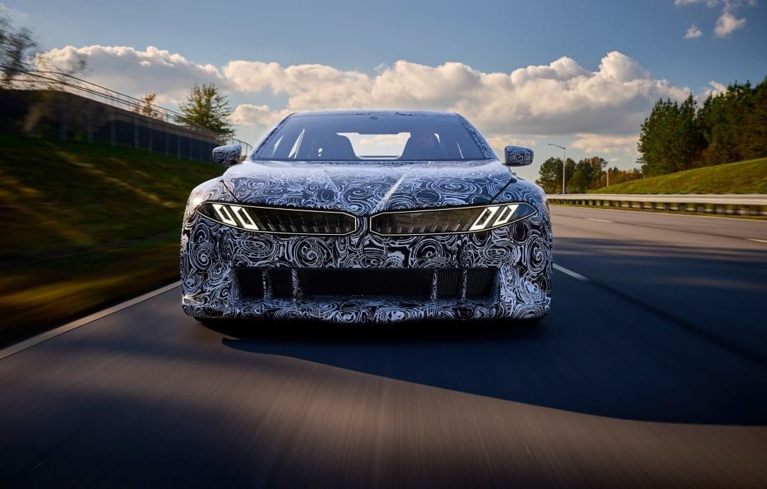 ¿EN QUÉ CONSISTE EL ´HEART OF JOY´, EL CEREBRO QUE ACELERA EL FUTURO DE BMW? V12MAGAZINE Heart of Joy