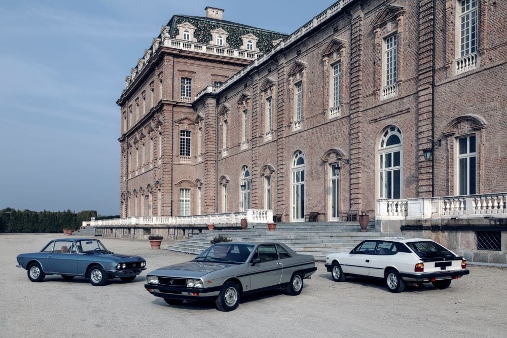 LANCIA YPSILON: UN VIAJE A TRAVÉS DE LOS MODELOS MÁS ICÓNICOS Y SU RICO LEGADO V12MAGAZINE Heredera de un legado con pocos equivalentes en el mundo del automóvil, Lancia es una marca “Progressive Classic”, que cree en los avances técnicos y estéticos sin olvidar los grandes modelos clásicos que han construido su identidad década a década. V12MAGAZINE