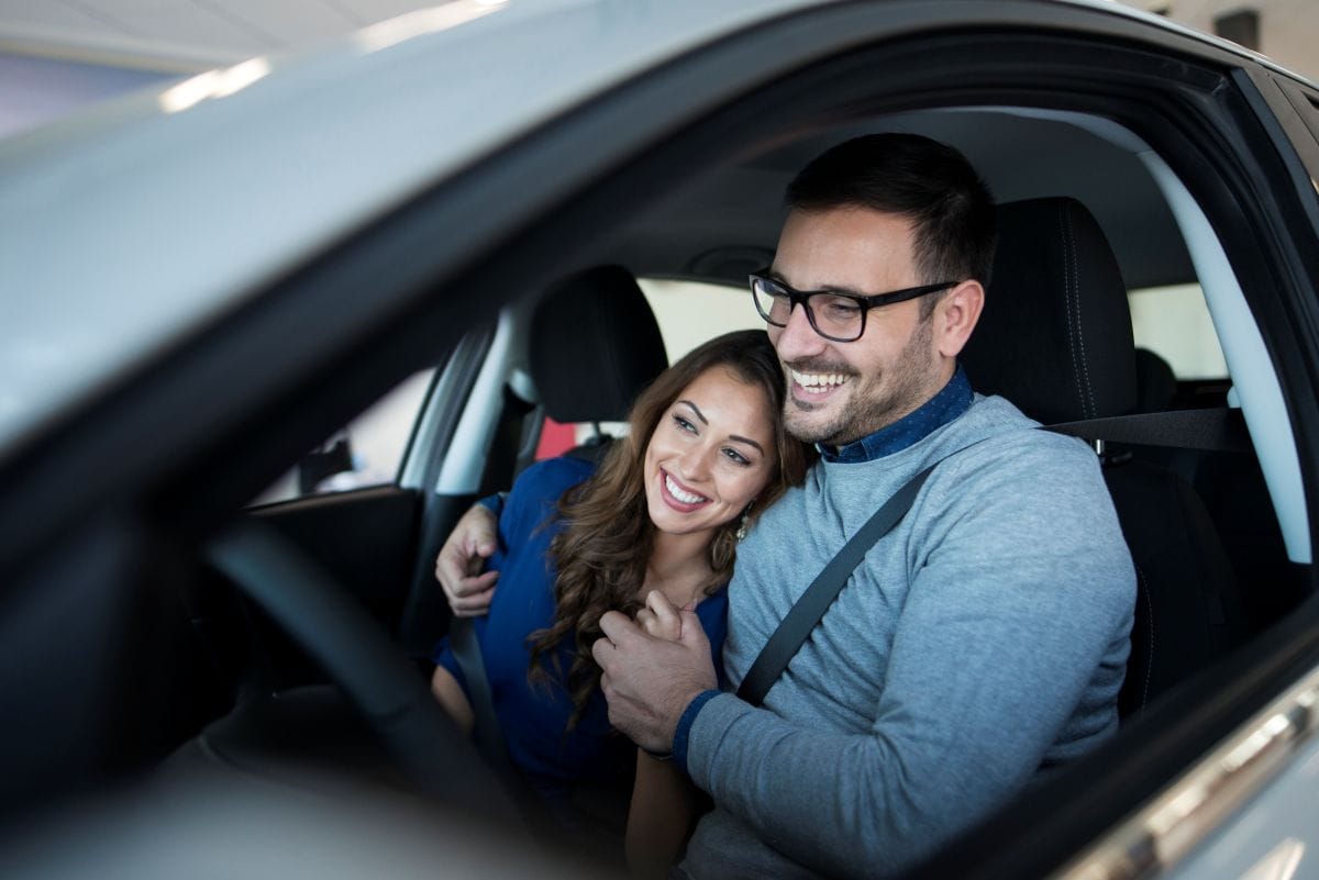 SAN VALENTÍN: CELEBRA EL AMOR SOBRE RUEDAS. IDEAS ASOMBROSAS PARA UN DÍA ESPECIAL V12MAGAZINE San Valentín se acerca, y este año, ¿por qué no dejar atrás los planes tradicionales y optar por una celebración sobre ruedas? Con Nissan como aliado, transforma tu vehículo en el escenario perfecto para momentos inolvidables con tu pareja. V12MAGAZINE