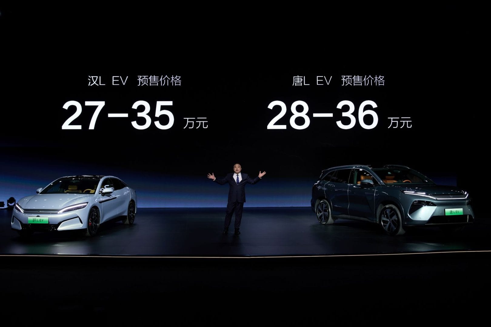 BYD DISPARA SUS INGRESOS UN 29% EN 2024 Y DOMINA EL MERCADO GLOBAL DE NUEVAS ENERGÍAS V12MAGAZINE BYD presionó el acelerador en 2024, y los números lo confirman: la gigante china de los vehículos eléctricos cerró el año con unos ingresos de 777.100 millones de yuanes (unos 99.288 millones de euros), un crecimiento del 29% respecto al año anterior. Pero eso no es todo: su beneficio neto alcanzó los 40.250 millones de yuanes (5.137 millones de euros), un 34% más que en 2023. V12MAGAZINE