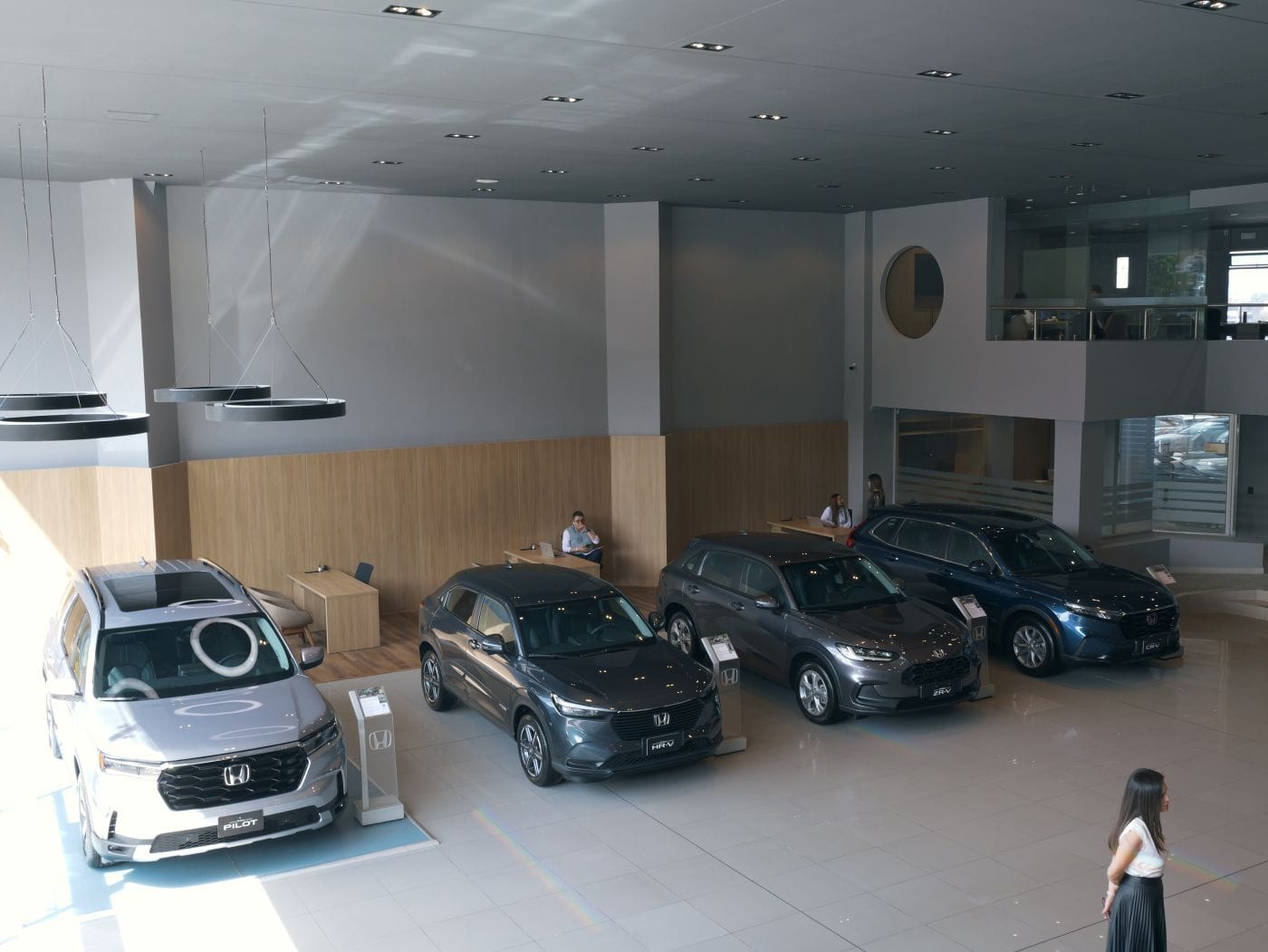 HONDA AUTOS AGITA EL MERCADO COLOMBIANO CON NUEVA IMAGEN Y GARANTÍA EXTENDIDA V12MAGAZINE Honda Autos Colombia arranca el 2025 pisando fuerte: una nueva imagen que cautiva, una garantía extendida que genera confianza y un reconocimiento mundial que grita calidad. La marca japonesa no se anda con rodeos y pone el listón alto para sorprender a sus clientes. V12MAGAZINE