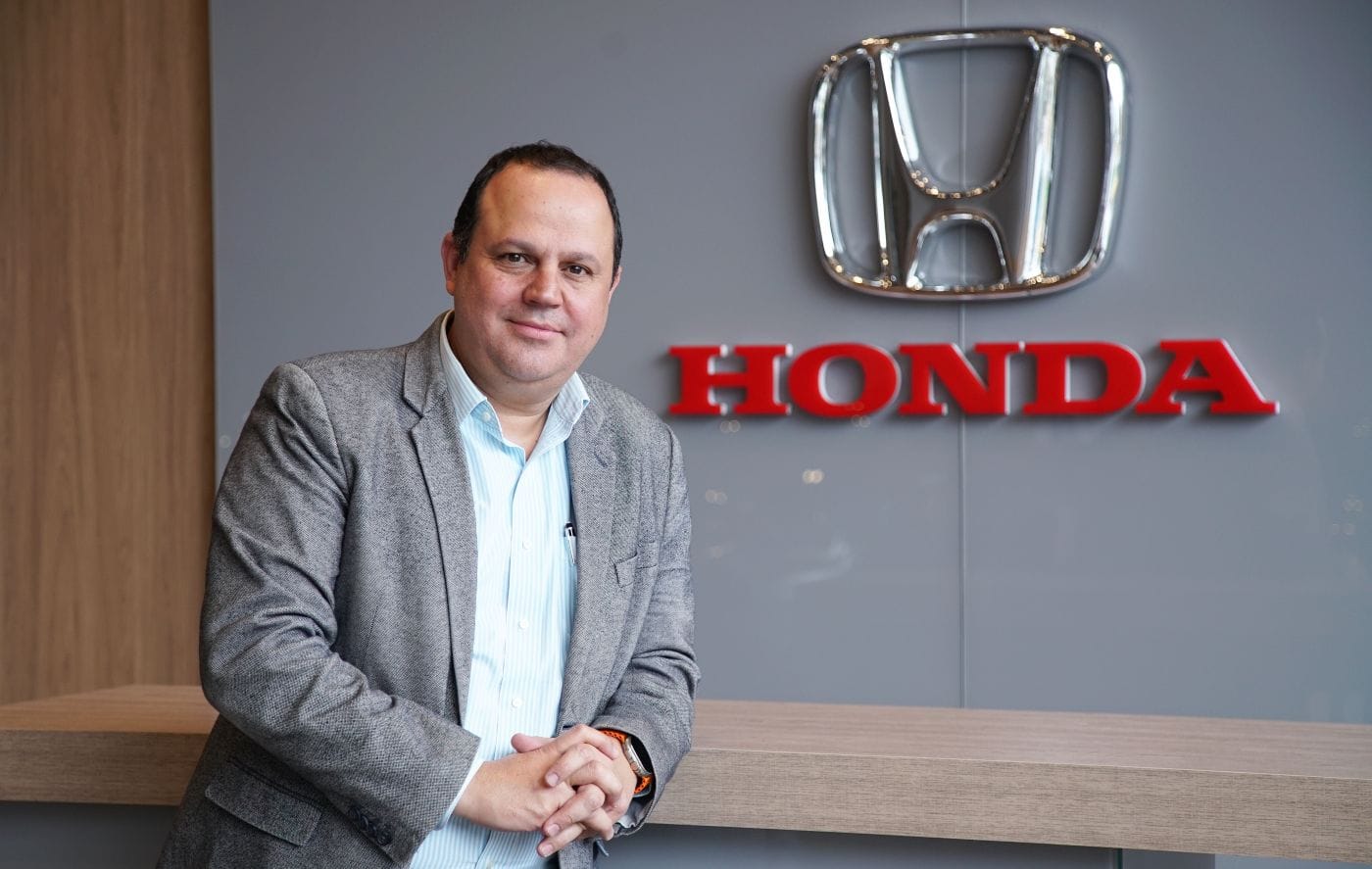 HONDA AUTOS AGITA EL MERCADO COLOMBIANO CON NUEVA IMAGEN Y GARANTÍA EXTENDIDA V12MAGAZINE Honda Autos Colombia arranca el 2025 pisando fuerte: una nueva imagen que cautiva, una garantía extendida que genera confianza y un reconocimiento mundial que grita calidad. La marca japonesa no se anda con rodeos y pone el listón alto para sorprender a sus clientes. V12MAGAZINE