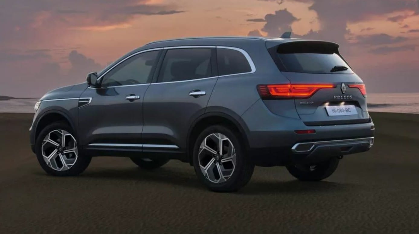 RENAULT KOLEOS INTENS 4X4: LA SUV QUE CONQUISTA CON ESTILO Y POTENCIA V12MAGAZINE Renault en Colombia sorprende, y esta vez lo hace con un giro audaz y sofisticado. La Renault Koleos Intens 4x4 llega renovada, fusionando diseño imponente, tecnología de punta y un carácter todoterreno que no pasa desapercibido. V12MAGAZINE