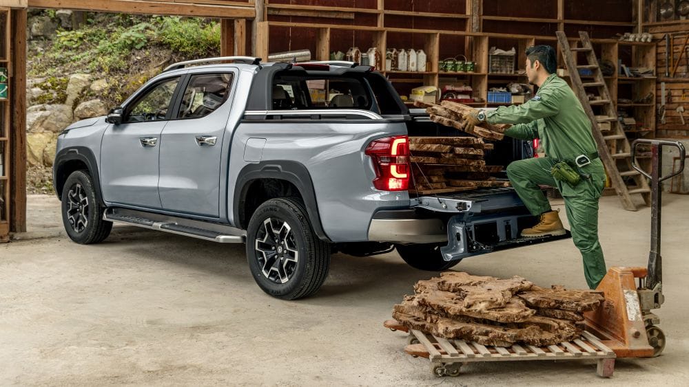 CHANGAN HUNTER: POTENCIA Y AUTONOMÍA EN LA PRIMERA PICK-UP HÍBRIDA DE RANGO EXTENDIDO ENCHUFABLE QUE LLEGA A COLOMBIA V12MAGAZINE Changan Hunter irrumpe en el mercado colombiano como un torbellino de innovación, potencia y versatilidad. Este vehículo, presentado por Changan Colombia y respaldado por el Grupo Vardí, llega para redefinir el segmento de las pick-ups con su tecnología híbrida de rango extendido enchufable y el platón más grande de su categoría. V12MAGAZINE