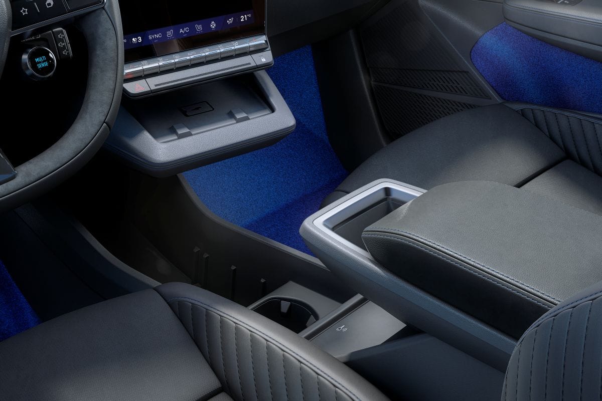 RENAULT MEGANE E-TECH ELÉCTRICO: SE POTENCIALIZA EN EUROPA CON UN NUEVO ACABADO Y PODEROSOS DESARROLLOS TECNOLÓGICOS V12MAGAZINE RENAULT MEGANE E-TECH ELÉCTRICO se reinventa y llega cargado de novedades para conquistar Europa. Con un diseño deportivo irresistible y avances tecnológicos de vanguardia, este modelo eléctrico de Renault sube la apuesta en el mercado de los vehículos ecológicos con nuevos desarrollos. V12MAGAZINE