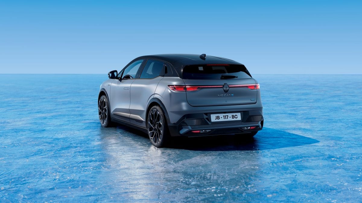 RENAULT MEGANE E-TECH ELÉCTRICO: SE POTENCIALIZA EN EUROPA CON UN NUEVO ACABADO Y PODEROSOS DESARROLLOS TECNOLÓGICOS V12MAGAZINE RENAULT MEGANE E-TECH ELÉCTRICO se reinventa y llega cargado de novedades para conquistar Europa. Con un diseño deportivo irresistible y avances tecnológicos de vanguardia, este modelo eléctrico de Renault sube la apuesta en el mercado de los vehículos ecológicos con nuevos desarrollos. V12MAGAZINE