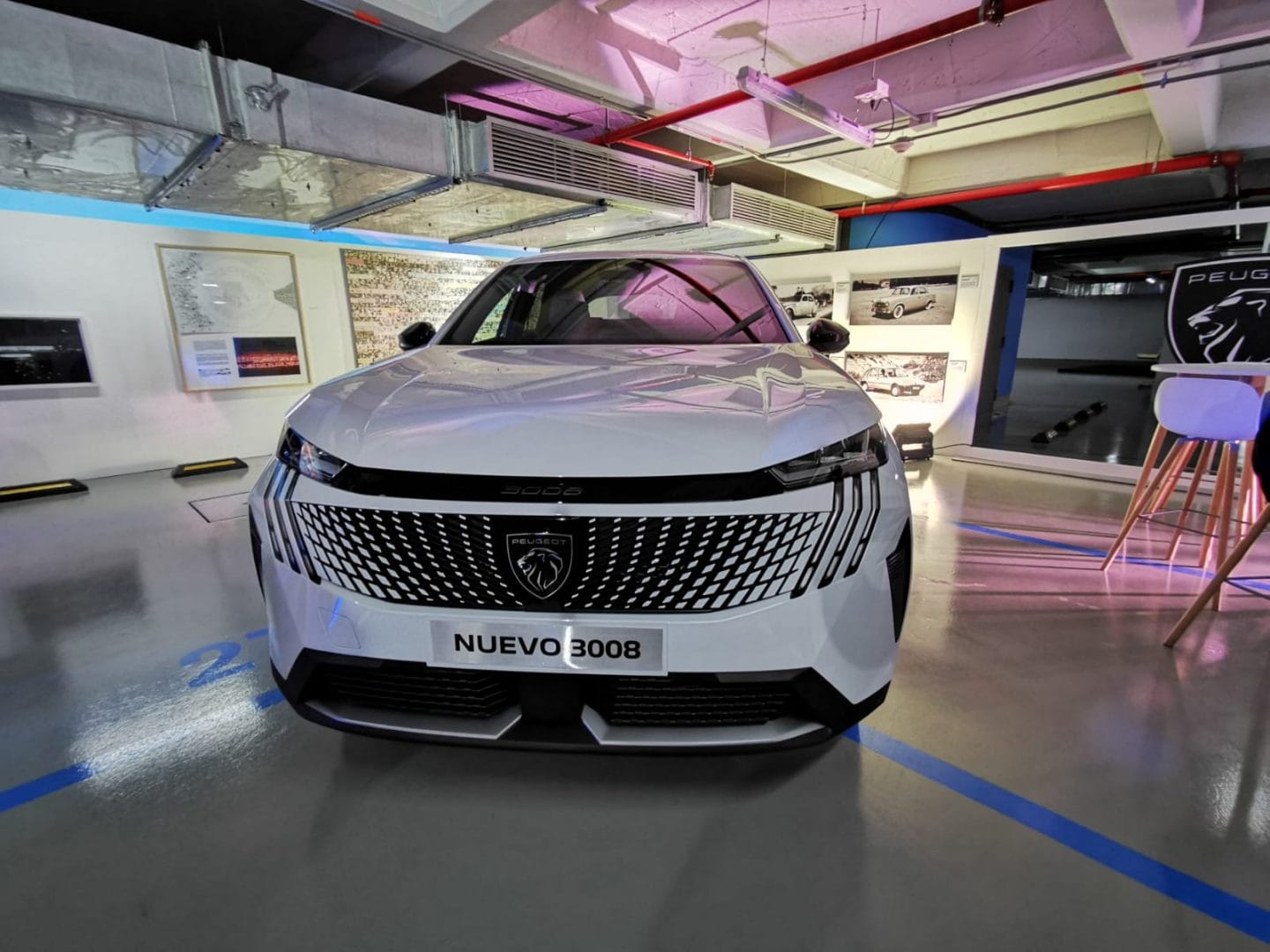 PEUGEOT 3008: UNA OBRA MAESTRA DE DISEÑO Y TECNOLOGÍA QUE CONQUISTA COLOMBIA EN CADA RECORRIDO V12MAGAZINE La tercera generación del Peugeot 3008 no solo eleva el estándar de la innovación, sino que redefine el confort y la emoción al volante con un diseño que corta el aliento y una tecnología que parece sacada del futuro. V12MAGAZINE