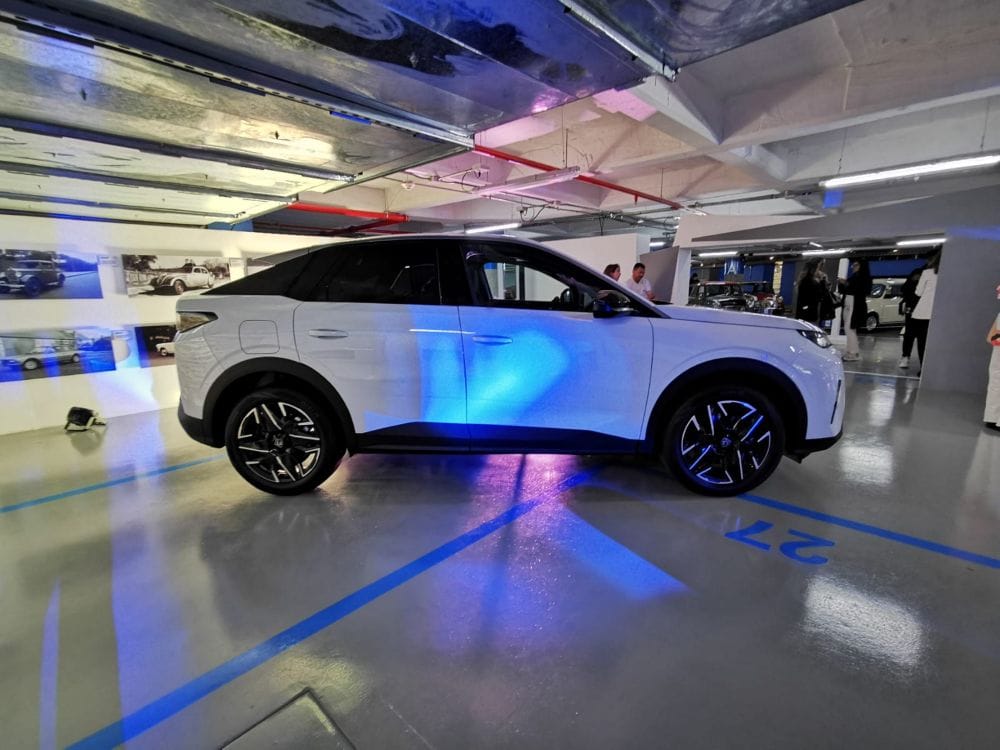 PEUGEOT 3008: UNA OBRA MAESTRA DE DISEÑO Y TECNOLOGÍA QUE CONQUISTA COLOMBIA EN CADA RECORRIDO V12MAGAZINE La tercera generación del Peugeot 3008 no solo eleva el estándar de la innovación, sino que redefine el confort y la emoción al volante con un diseño que corta el aliento y una tecnología que parece sacada del futuro. V12MAGAZINE