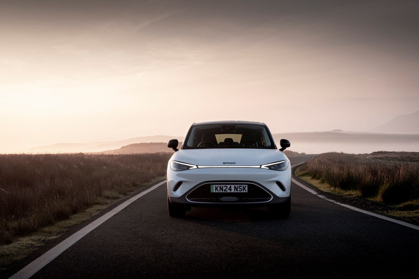 SMART LLEGA A COLOMBIA CON UNA PROPUESTA ELÉCTRICA AUDAZ Y CON ADN DE MERCEDES-BENZ Y SWATCH V12MAGAZINE Smart, la marca icónica nacida de la alianza entre Mercedes-Benz y Swatch, pisa fuerte en Colombia con una propuesta que electrifica el mercado. Desde marzo de 2025, este símbolo de diseño vanguardista y sostenibilidad llega al país, junto a Uruguay y Ecuador, de la mano de Inchcape, el gigante global de la distribución automotriz. V12MAGAZINE