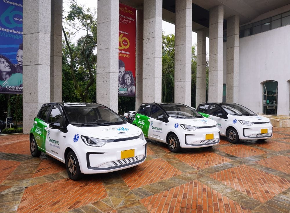 ¿Cuánto cuesta cargar un carro eléctrico en Colombia? La respuesta cambia según se haga en casa o en una electrolinera. V12MAGAZINE