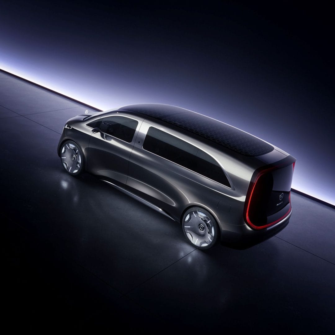 ¡REVOLUCIÓN EN EL LUJO AUTOMOTRIZ! MERCEDES-BENZ VISION V CONCEPT REDEFINE LAS LIMUSINAS ELÉCTRICAS V12MAGAZINE El Vision V de Mercedes-Benz revoluciona el lujo automotriz. Se trata de un monovolumen eléctrico que fusiona elegancia, tecnología inmersiva y confort sin precedentes, marcando el inicio de una nueva era. V12MAGAZINE