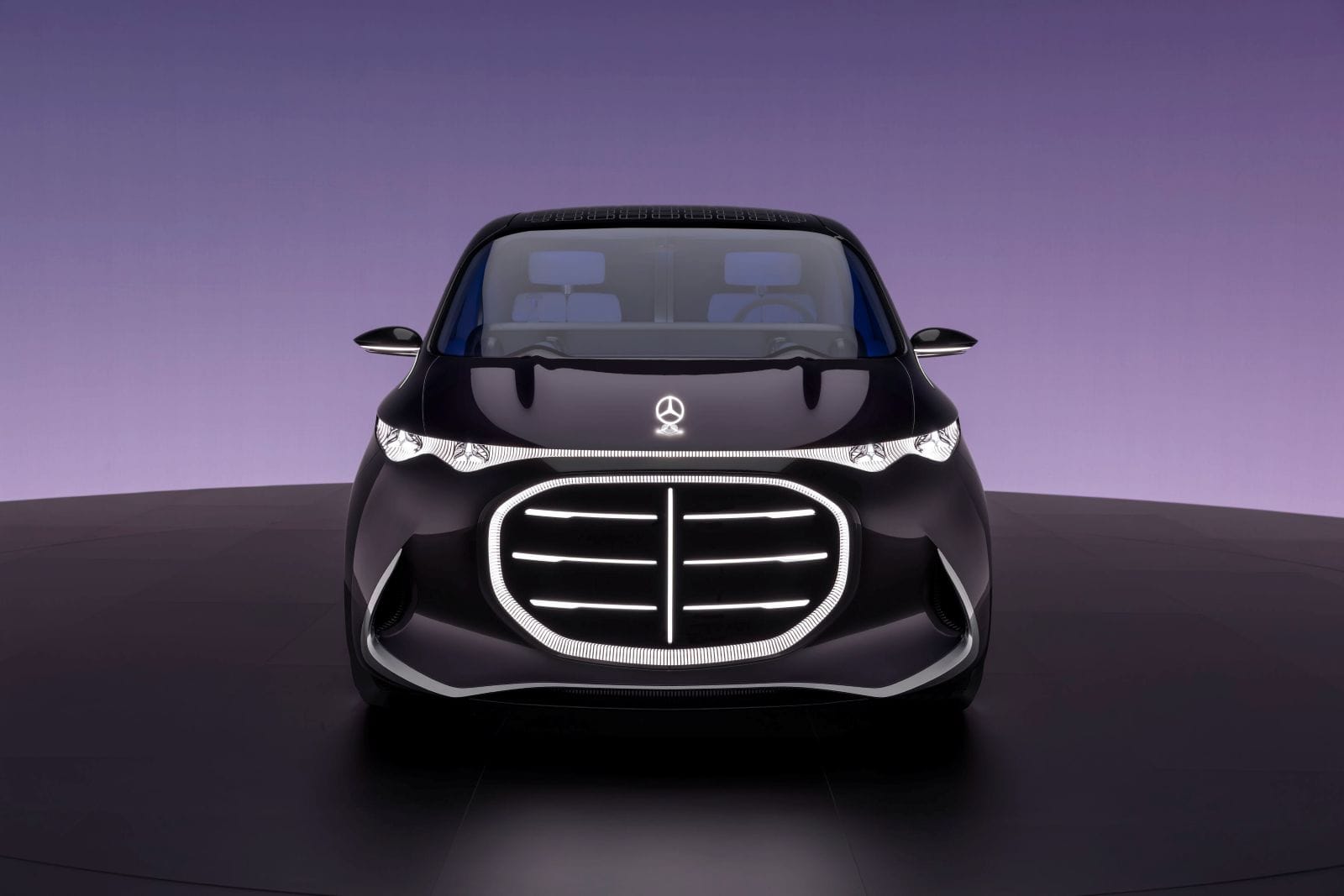 ¡REVOLUCIÓN EN EL LUJO AUTOMOTRIZ! MERCEDES-BENZ VISION V CONCEPT REDEFINE LAS LIMUSINAS ELÉCTRICAS V12MAGAZINE El Vision V de Mercedes-Benz revoluciona el lujo automotriz. Se trata de un monovolumen eléctrico que fusiona elegancia, tecnología inmersiva y confort sin precedentes, marcando el inicio de una nueva era. V12MAGAZINE