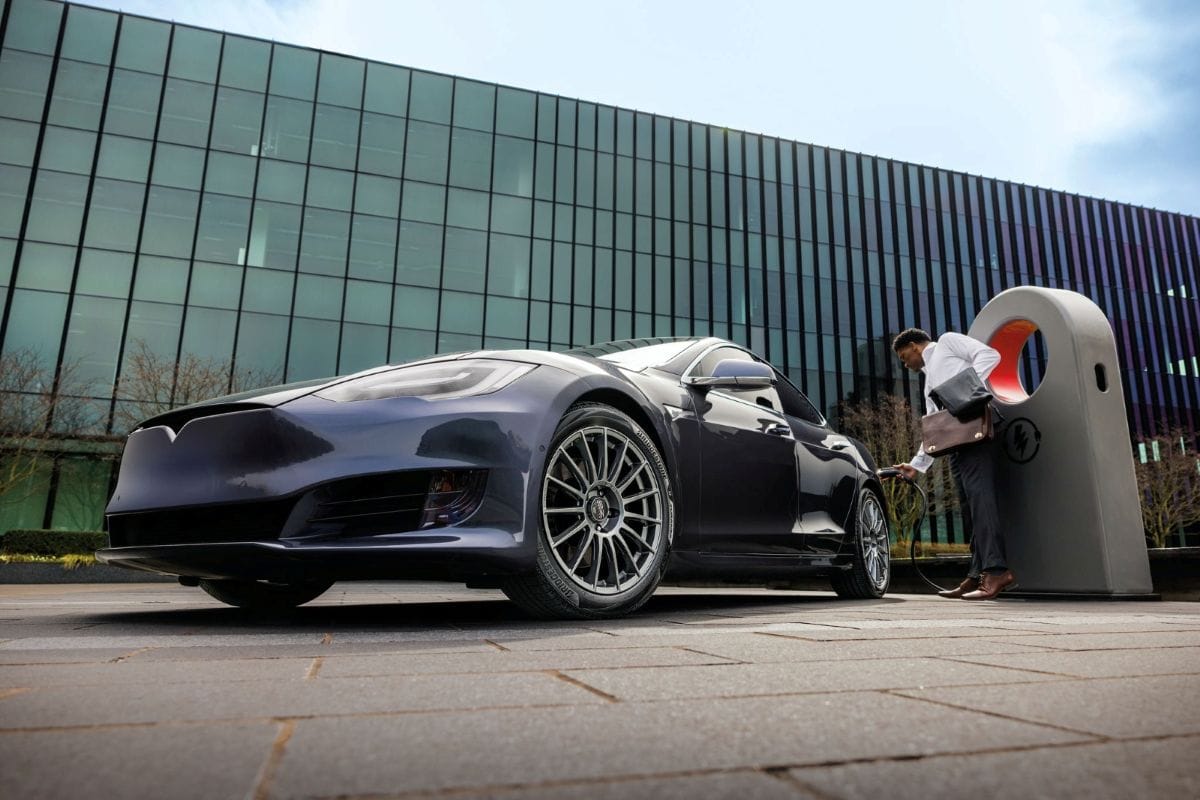 INNOVACIÓN SOSTENIBLE: LA TURANZA EV DE BRIDGESTONE, UNA LLANTA QUE TRANSFORMA LA CONDUCCIÓN ELÉCTRICA V12MAGAZINE Innovación sostenible