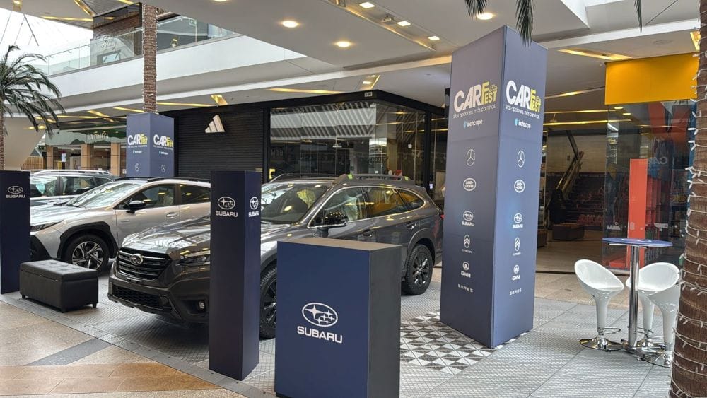 CAR FEST INCHCAPE: UNA SEMANA DE IMPRESIONANTES OPORTUNIDADES SOBRE RUEDAS V12MAGAZINE CAR FEST llega a Bogotá con una exhibición sin precedentes: más de 20 modelos de las marcas más reconocidas del mercado se toman Unicentro hasta el 1 de junio. V12MAGAZINE