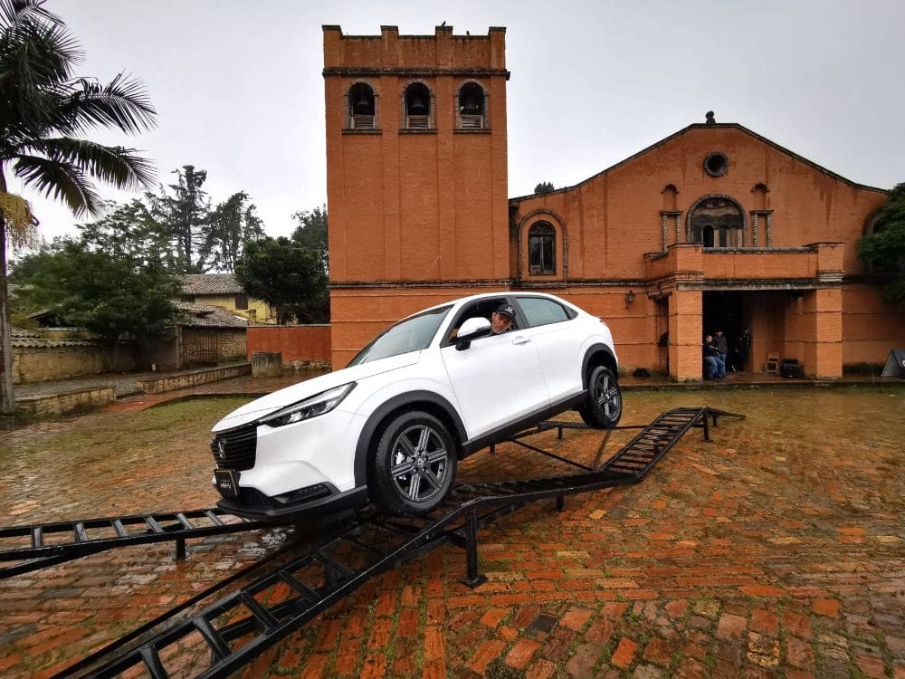 HONDA HR-V DE NUEVO EN EL JUEGO: AHORA CON ESTILO, POTENCIA Y UN PRECIO IMBATIBLE EN COLOMBIA V12MAGAZINE Honda HR-V