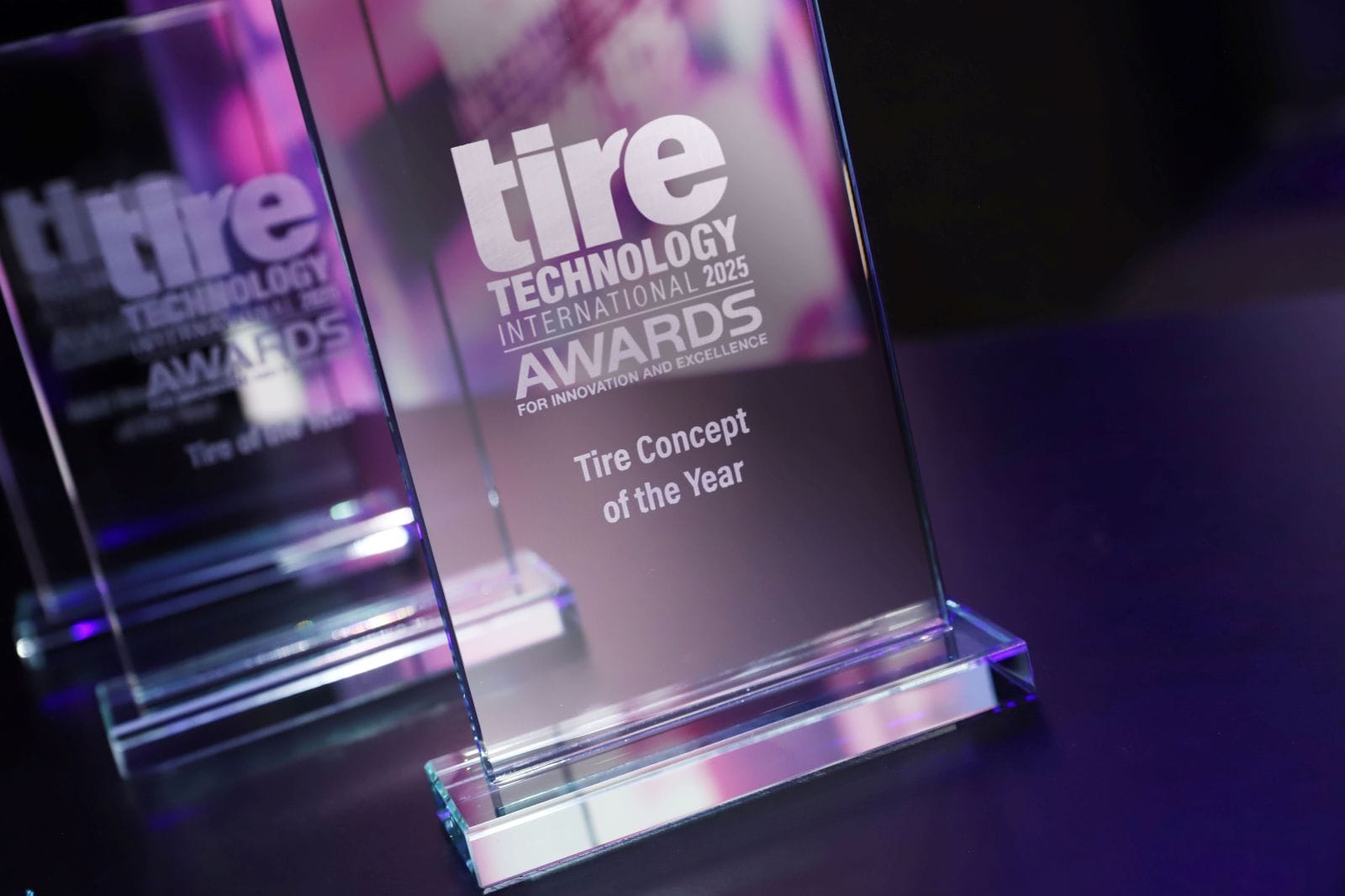 Las llantas para lunar rover de Bridgestone, fueron galardonadas con el prestigioso premio “Concepto de Llanta del Año” en los Tire Technology International Awards 2025. V12MAGAZINE