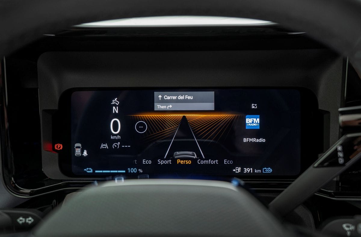 El nuevo Nissan Micra 2025 llega para conquistar el segmento B con una propuesta 100% eléctrica, cargada de diseño audaz, tecnología intuitiva y una experiencia de manejo perfectamente adaptada a la vida urbana moderna. V12MAGAZINE