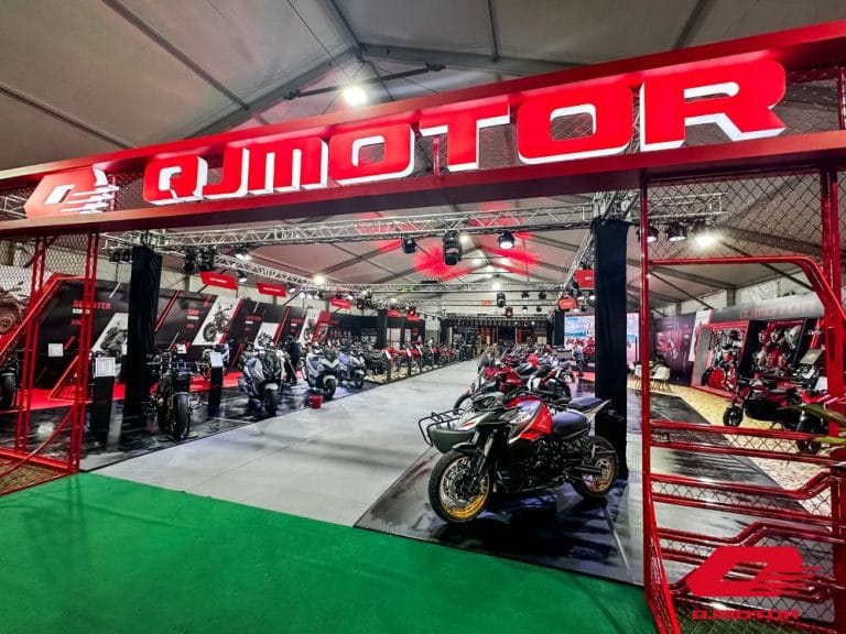 Qj motor - dos ruedas - motos - Feria de las 2 Ruedas - stand