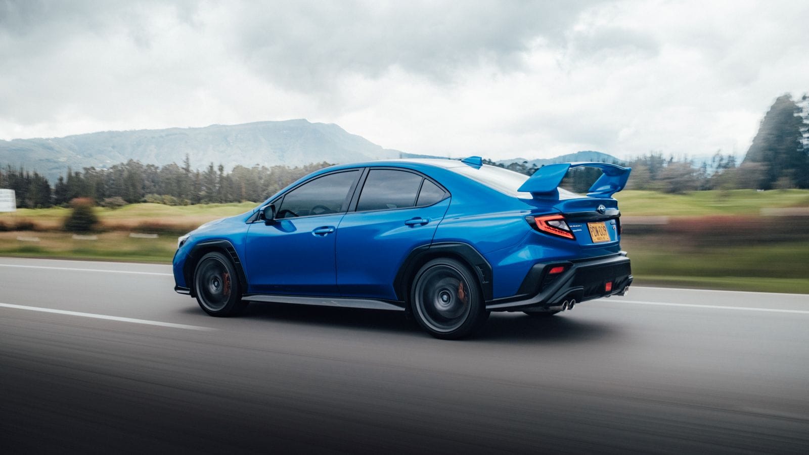 SUBARU WRX TS: POTENCIA DESENFRENADA PARA LOS AMANTES DE LA VELOCIDAD V12MAGAZINE Subaru irrumpe en Colombia con el WRX tS, un bólido que fusiona la herencia de los rallies con tecnología de punta, diseñado para quienes buscan una experiencia de manejo pura y electrizante. V12MAGAZINE