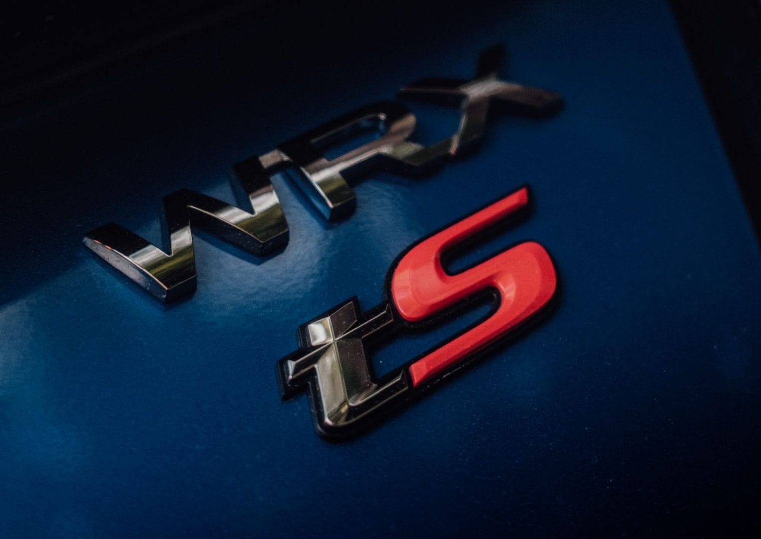 SUBARU WRX TS: POTENCIA DESENFRENADA PARA LOS AMANTES DE LA VELOCIDAD V12MAGAZINE Subaru irrumpe en Colombia con el WRX tS, un bólido que fusiona la herencia de los rallies con tecnología de punta, diseñado para quienes buscan una experiencia de manejo pura y electrizante. V12MAGAZINE