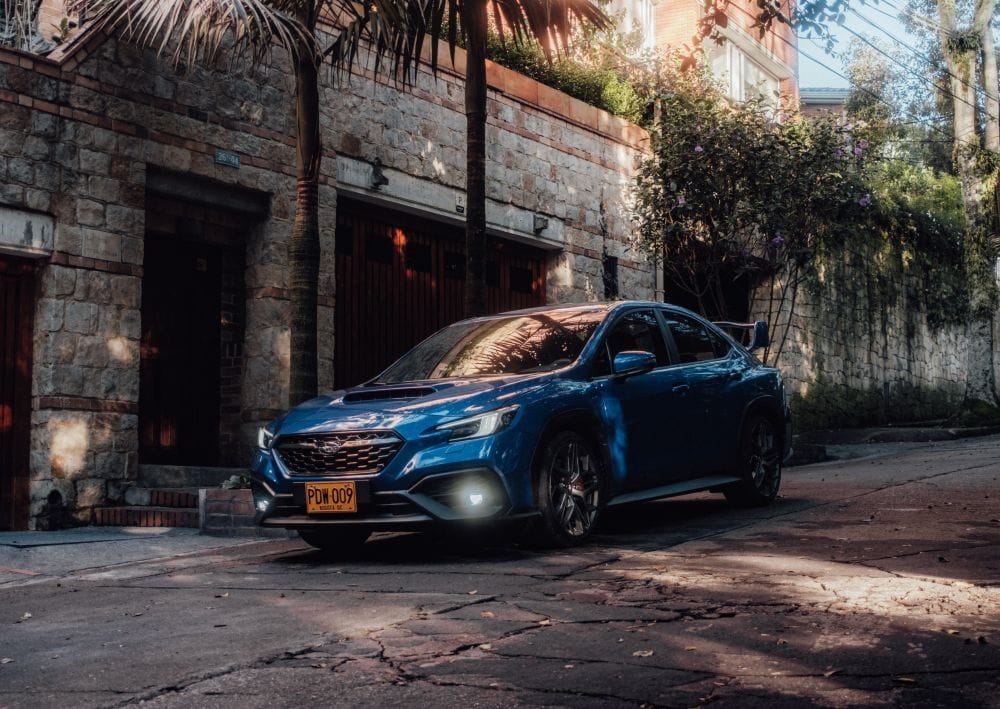 SUBARU WRX TS: POTENCIA DESENFRENADA PARA LOS AMANTES DE LA VELOCIDAD V12MAGAZINE Subaru irrumpe en Colombia con el WRX tS, un bólido que fusiona la herencia de los rallies con tecnología de punta, diseñado para quienes buscan una experiencia de manejo pura y electrizante. V12MAGAZINE