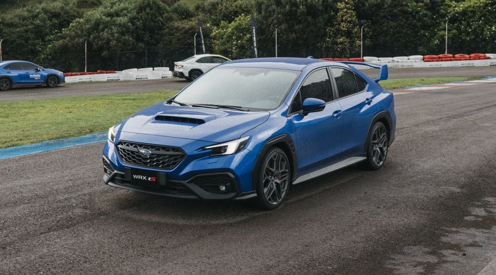 SUBARU WRX TS: POTENCIA DESENFRENADA PARA LOS AMANTES DE LA VELOCIDAD V12MAGAZINE Subaru irrumpe en Colombia con el WRX tS, un bólido que fusiona la herencia de los rallies con tecnología de punta, diseñado para quienes buscan una experiencia de manejo pura y electrizante. V12MAGAZINE