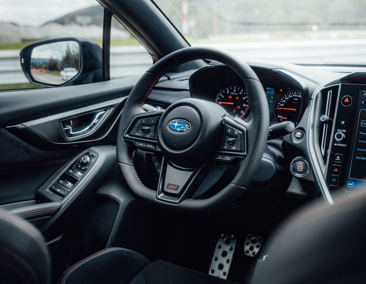 SUBARU WRX TS: POTENCIA DESENFRENADA PARA LOS AMANTES DE LA VELOCIDAD V12MAGAZINE Subaru irrumpe en Colombia con el WRX tS, un bólido que fusiona la herencia de los rallies con tecnología de punta, diseñado para quienes buscan una experiencia de manejo pura y electrizante. V12MAGAZINE