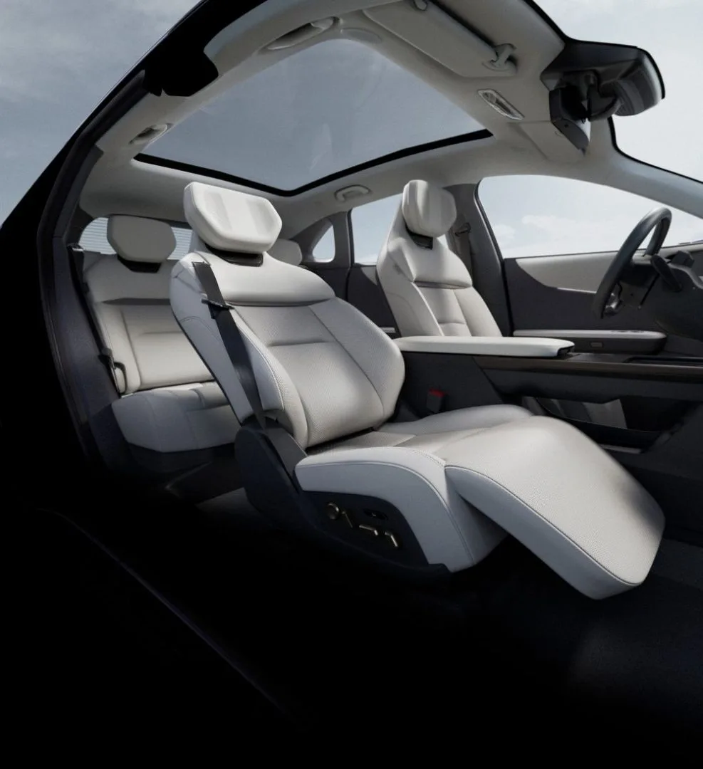 MAZDA EZ-60: INNOVACIÓN IMPACTANTE EN EL SALÓN DE SHANGHÁI V12MAGAZINE En el vibrante Salón del Automóvil de Shanghái 2025, Mazda deslumbró al mundo con el MAZDA EZ-60, un SUV eléctrico que promete revolucionar la movilidad en China. V12MAGAZINE