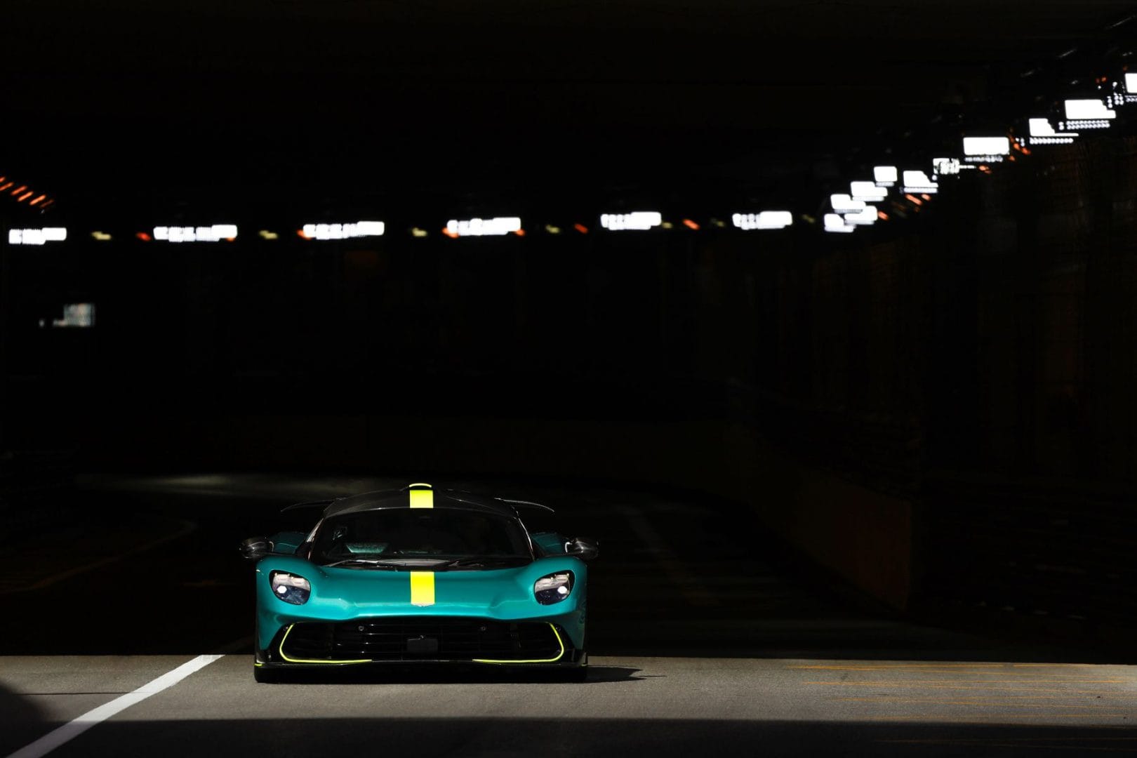 ASTON MARTIN VALHALLA: EL NUEVO OLIMPO DE LOS SUPERCAR V12MAGAZINE El Aston Martin Valhalla hizo su debut dinámico en el Gran Premio de Mónaco. Con 1.079 caballos y tecnología de Fórmula 1, es el superdeportivo más extremo de la marca. V12MAGAZINE