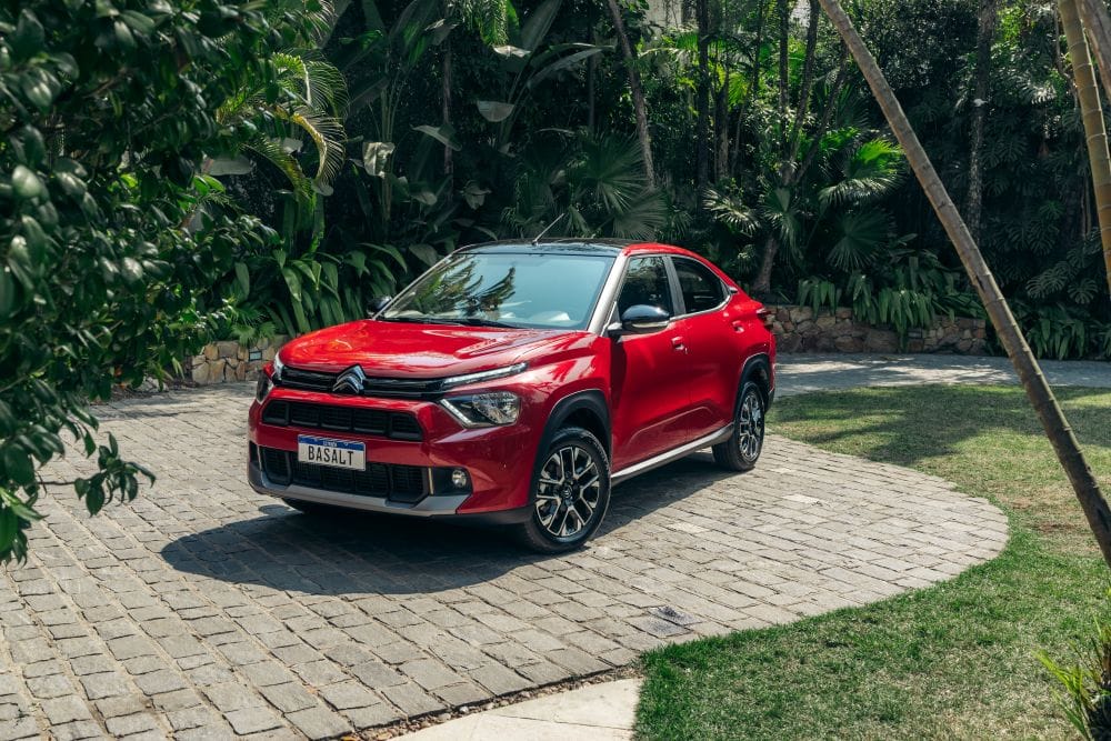 CITROËN BASALT: EL SUV-SEDÁN QUE TE VA A VOLAR LA CABEZA V12MAGAZINE Citroën Basalt irrumpe en Colombia con su propuesta disruptiva en diseño SUV coupé, ofreciendo espacio, confort y versatilidad para familias modernas con estilo y funcionalidad. V12MAGAZINE
