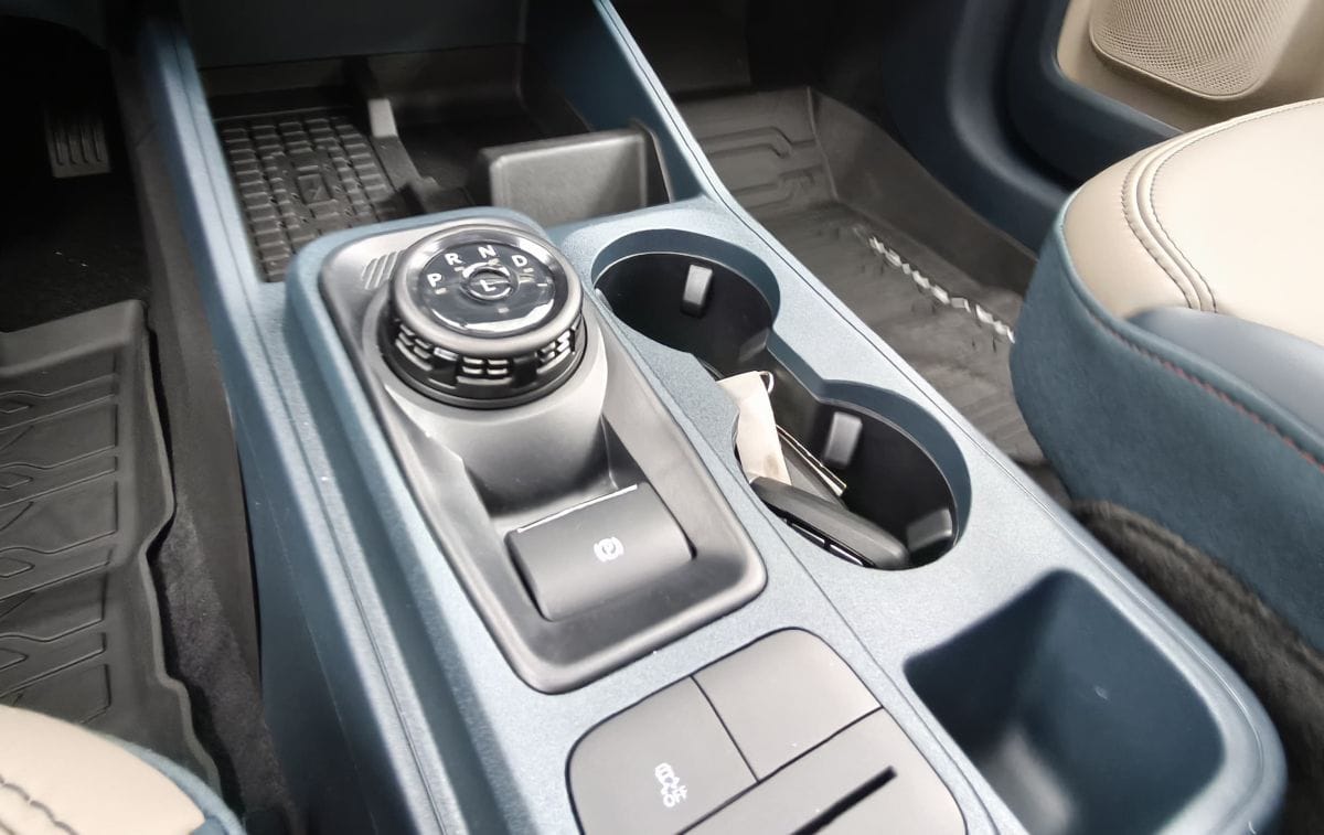 FORD MAVERICK 2025: LA INCREÍBLE REVOLUCIÓN HÍBRIDA DE FORD EN UNA PICK-UP COMPACTA Y TECNOLÓGICA V12MAGAZINE La Ford Maverick 2025 aterriza en Colombia con una propuesta innovadora que combina eficiencia, diseño moderno y tecnología avanzada, redefiniendo el concepto de pick-up compacta en el país. V12MAGAZINE