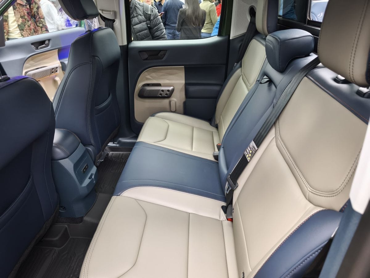 FORD MAVERICK 2025: LA INCREÍBLE REVOLUCIÓN HÍBRIDA DE FORD EN UNA PICK-UP COMPACTA Y TECNOLÓGICA V12MAGAZINE La Ford Maverick 2025 aterriza en Colombia con una propuesta innovadora que combina eficiencia, diseño moderno y tecnología avanzada, redefiniendo el concepto de pick-up compacta en el país. V12MAGAZINE