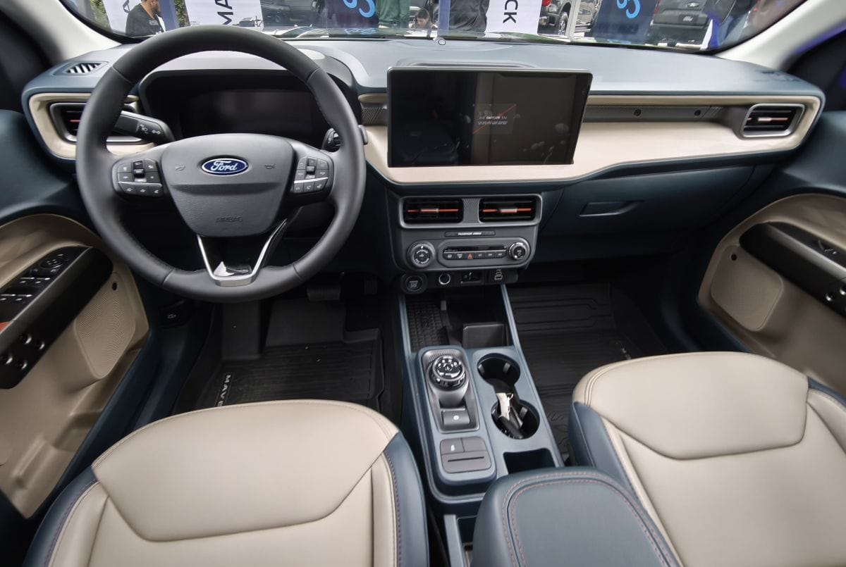 FORD MAVERICK 2025: LA INCREÍBLE REVOLUCIÓN HÍBRIDA DE FORD EN UNA PICK-UP COMPACTA Y TECNOLÓGICA V12MAGAZINE La Ford Maverick 2025 aterriza en Colombia con una propuesta innovadora que combina eficiencia, diseño moderno y tecnología avanzada, redefiniendo el concepto de pick-up compacta en el país. V12MAGAZINE