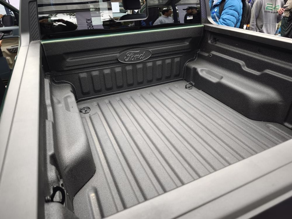 FORD MAVERICK 2025: LA INCREÍBLE REVOLUCIÓN HÍBRIDA DE FORD EN UNA PICK-UP COMPACTA Y TECNOLÓGICA V12MAGAZINE La Ford Maverick 2025 aterriza en Colombia con una propuesta innovadora que combina eficiencia, diseño moderno y tecnología avanzada, redefiniendo el concepto de pick-up compacta en el país. V12MAGAZINE