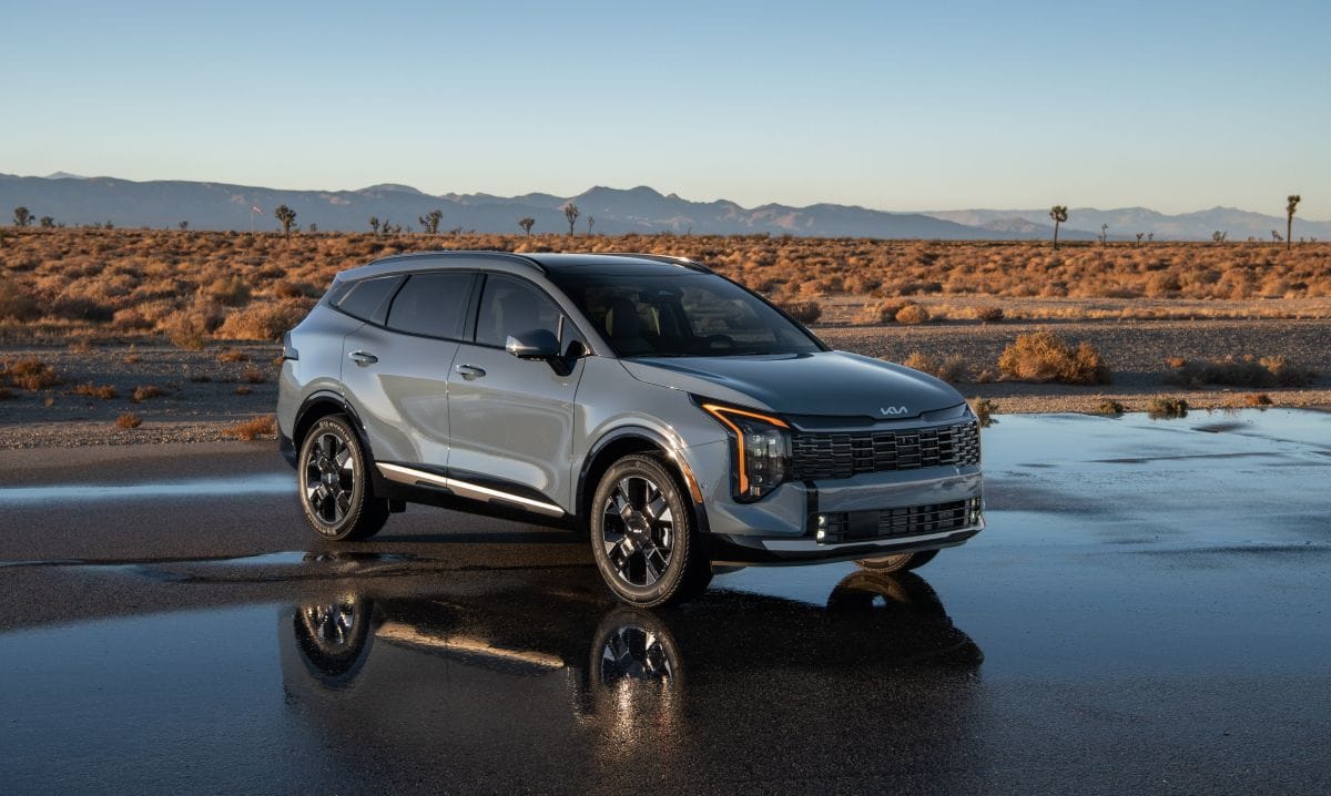 KIA SPORTAGE 2026: CON LA POTENCIA HÍBRIDA QUE BUSCA CONQUISTAR A COLOMBIA V12MAGAZINE Kia Sportage irrumpe en Colombia con un diseño audaz, tecnología de punta y una motorización híbrida que promete redefinir el segmento de los SUV. ¡Descubre la nueva generación! V12MAGAZINE