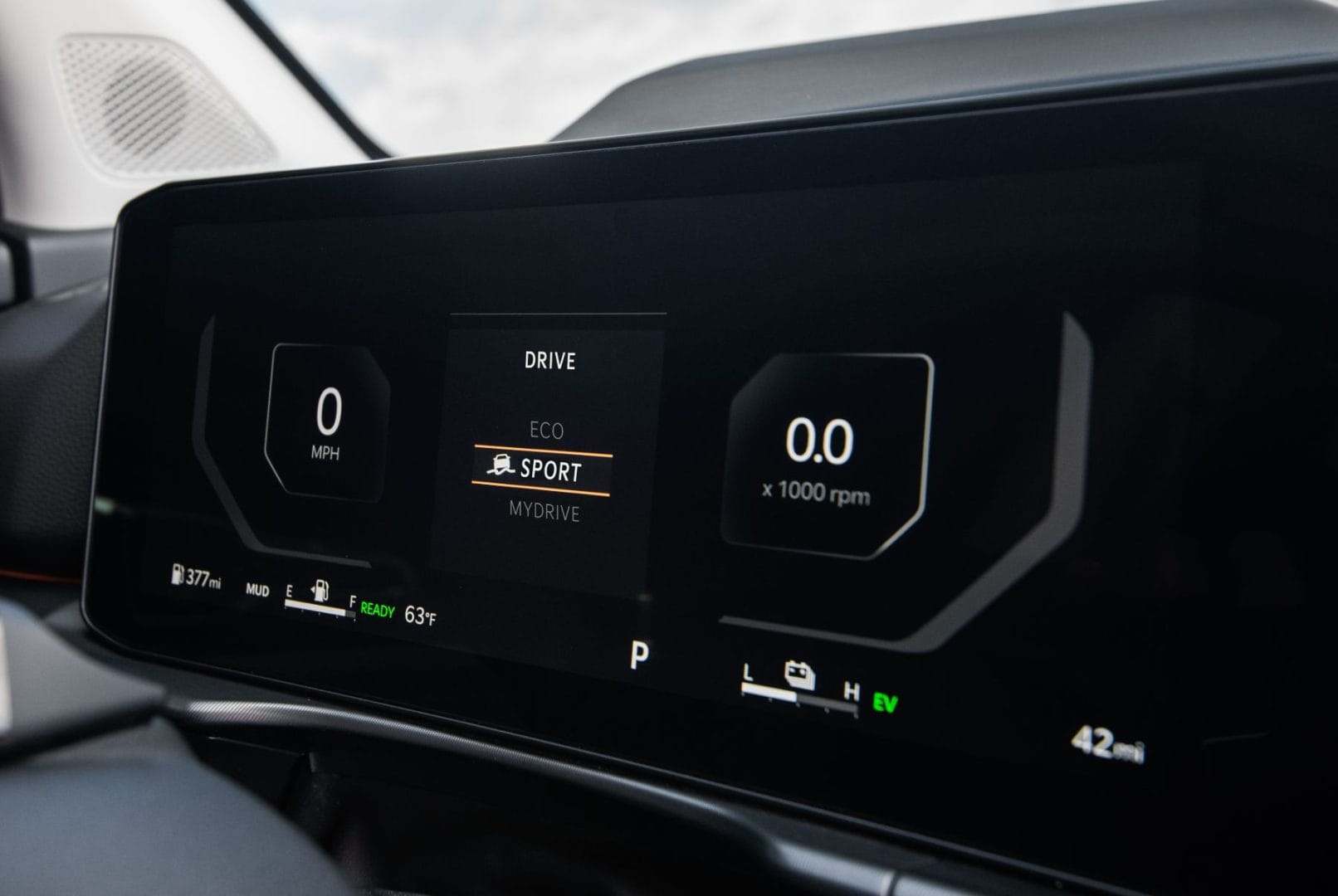 KIA SPORTAGE 2026: CON LA POTENCIA HÍBRIDA QUE BUSCA CONQUISTAR A COLOMBIA V12MAGAZINE Kia Sportage irrumpe en Colombia con un diseño audaz, tecnología de punta y una motorización híbrida que promete redefinir el segmento de los SUV. ¡Descubre la nueva generación! V12MAGAZINE
