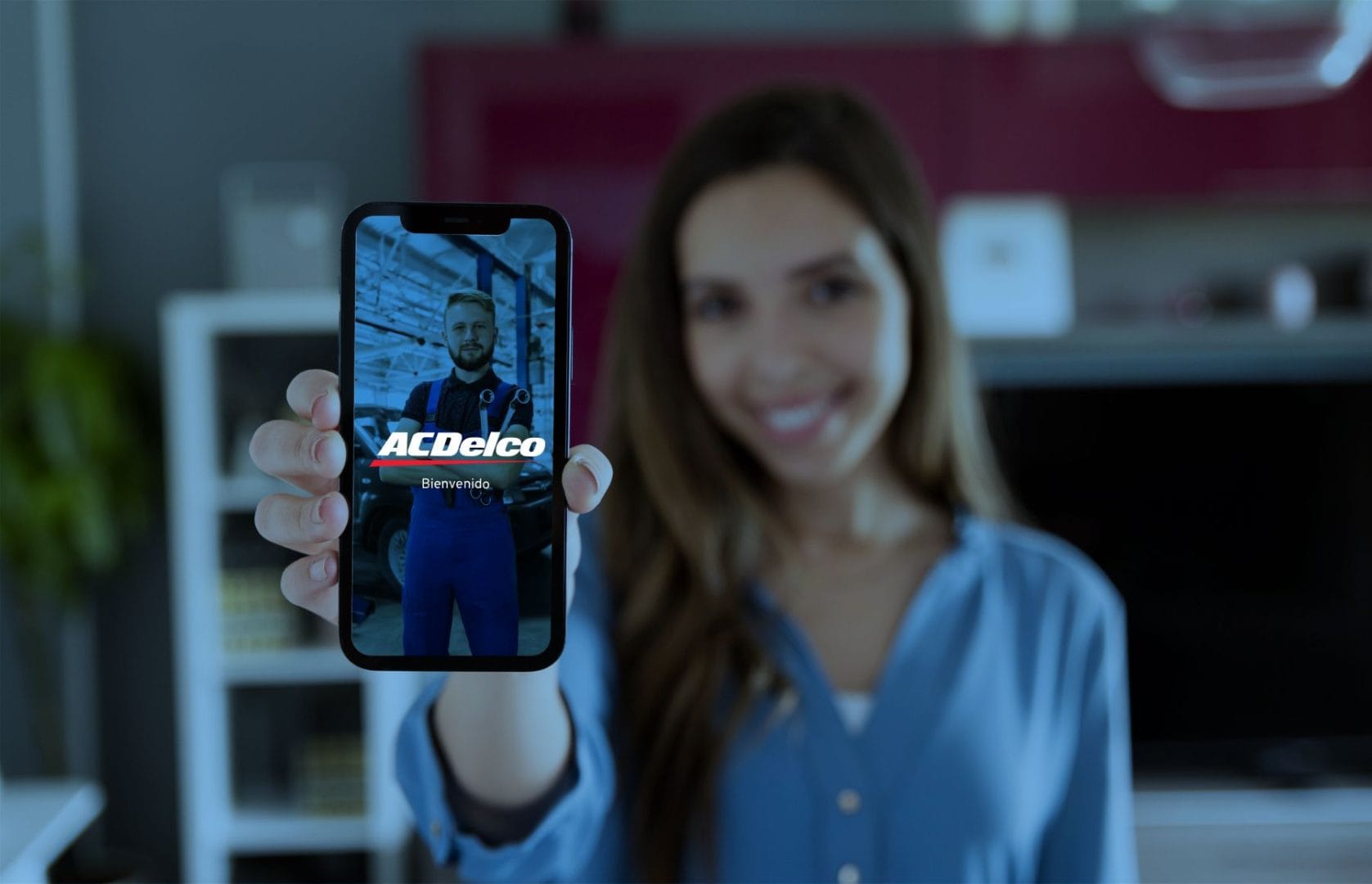 ACDELCO ACELERA EN COLOMBIA: IMPARABLE LANZAMIENTO DE ACEITE SEMISINTÉTICO Y APLICACIÓN MÓVIL V12MAGAZINE ACDelco, respaldada por General Motors, pisa fuerte en el mercado colombiano con el lanzamiento del aceite semisintético ILSAC GF-7, una fórmula diseñada para maximizar el rendimiento del motor. Este producto combina bases minerales premium con componentes sintéticos, ofreciendo una solución ideal para quienes buscan eficiencia y durabilidad sin comprometer el presupuesto. V12MAGAZINE