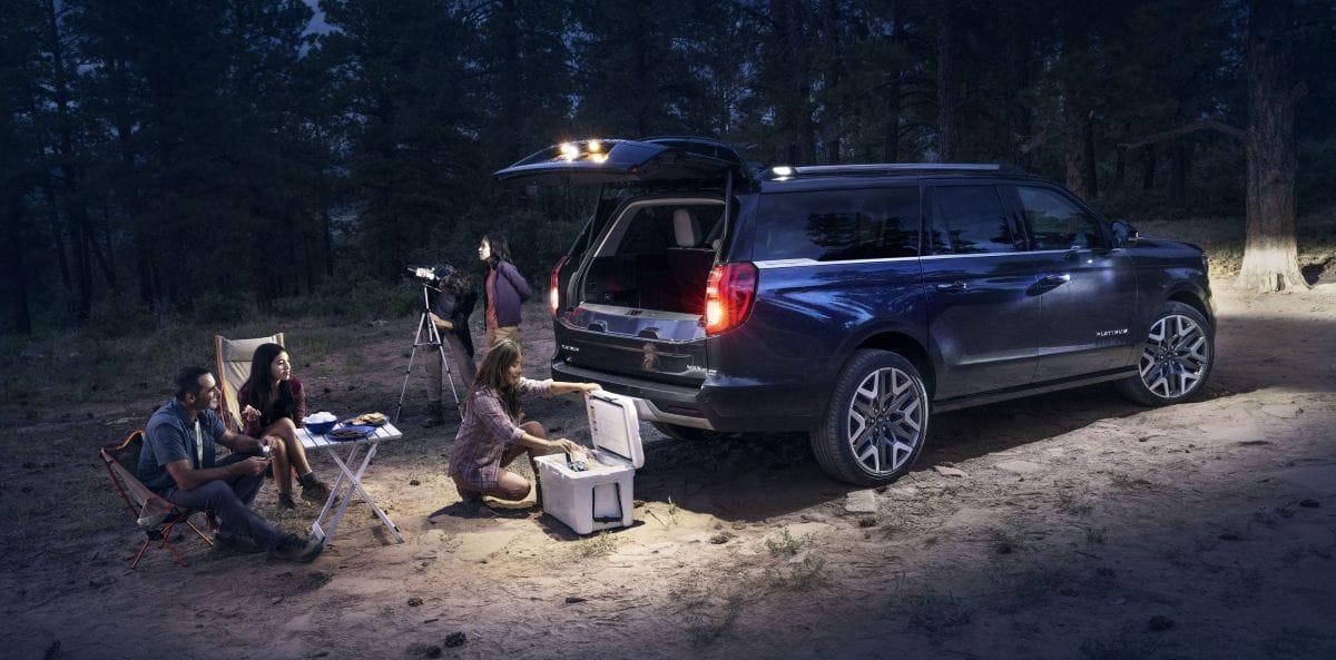 FORD EXPEDITION 2025: ESTÁ EN COLOMBIA, LA SUV QUE ELEVA LAS AVENTURAS AL SIGUIENTE NIVEL V12MAGAZINE Ford Expedition 2025 llega a Colombia con una propuesta robusta, tecnológica y familiar que marca un nuevo estándar en el segmento de las SUV grandes. Su diseño, equipamiento y motorización prometen convertirla en el nuevo referente del lujo aventurero. V12MAGAZINE