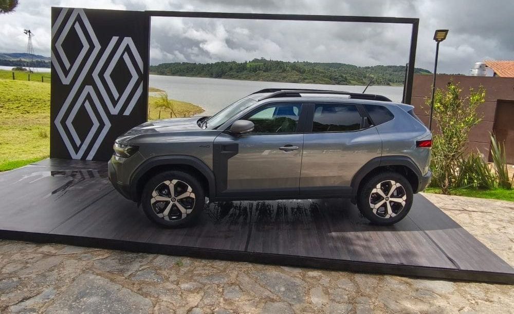RENAULT DUSTER HYBRID E‑TECH: POR FIN UNA HÍBRIDA QUE SÍ ES 4X4 V12MAGAZINE Duster híbrida