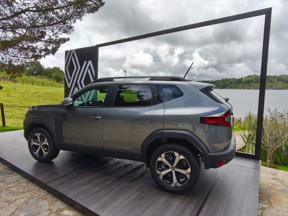 RENAULT DUSTER HYBRID E‑TECH: POR FIN UNA HÍBRIDA QUE SÍ ES 4X4 V12MAGAZINE Duster Hybrid