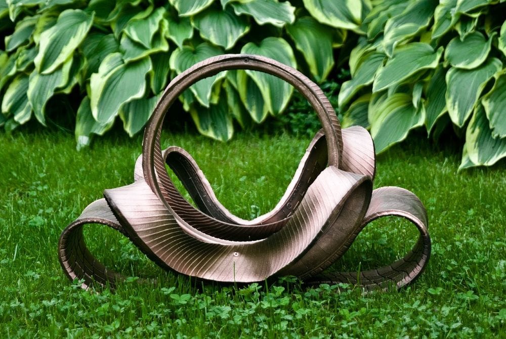 RECICLAJE AUTOMOTOR: LA PODEROSA HERRAMIENTA VERDE QUE REVOLUCIONA LA INDUSTRIA V12MAGAZINE El reciclaje es un pilar fundamental para el sector automotor, impulsando prácticas sostenibles que cuidan el planeta. Descubre cómo la industria transforma desafíos en oportunidades para un futuro más verde. V12MAGAZINE