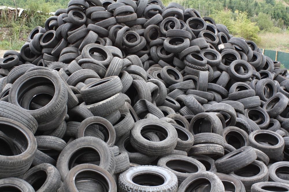 RECICLAJE AUTOMOTOR: LA PODEROSA HERRAMIENTA VERDE QUE REVOLUCIONA LA INDUSTRIA V12MAGAZINE El reciclaje es un pilar fundamental para el sector automotor, impulsando prácticas sostenibles que cuidan el planeta. Descubre cómo la industria transforma desafíos en oportunidades para un futuro más verde. V12MAGAZINE