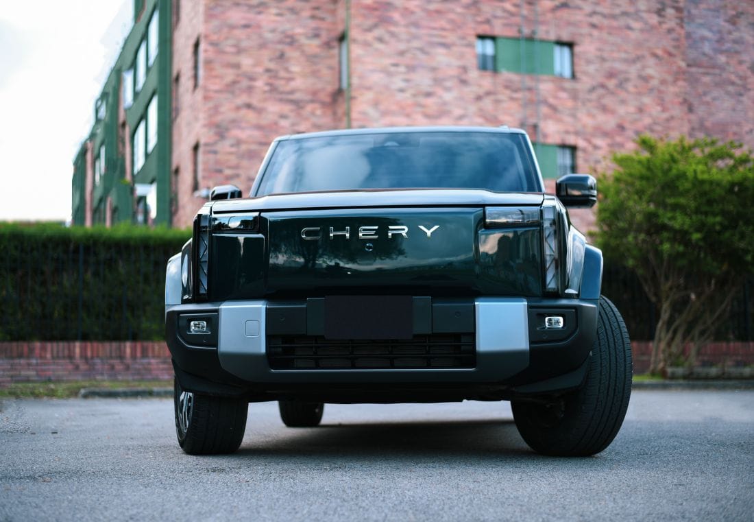 Chery iCAR 03 irrumpe en Colombia como un huracán eléctrico, fusionando tecnología avanzada, diseño robusto y movilidad sostenible. Con el respaldo del Grupo Vardí, este SUV eléctrico promete transformar la conducción con autonomía sobresaliente y seguridad. V12MAGAZINE