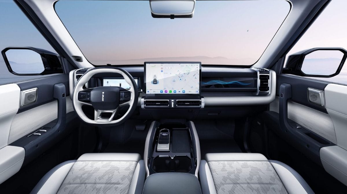 Chery iCAR 03 irrumpe en Colombia como un huracán eléctrico, fusionando tecnología avanzada, diseño robusto y movilidad sostenible. Con el respaldo del Grupo Vardí, este SUV eléctrico promete transformar la conducción con autonomía sobresaliente y seguridad. V12MAGAZINE