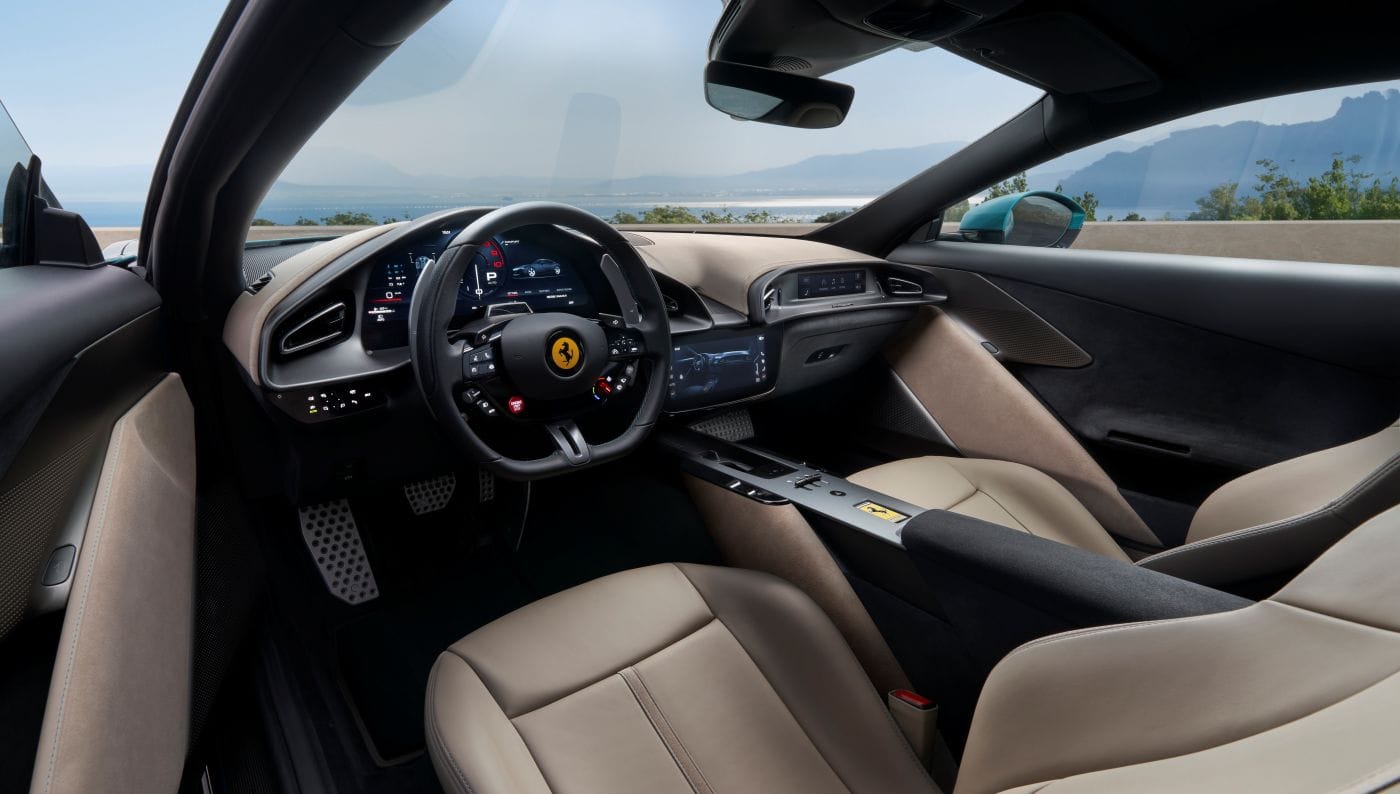 Ferrari vuelve a sorprender al mundo con el lanzamiento del Ferrari Amalfi, un coupé 2+ que combina la elegancia italiana con un rendimiento salvaje. Un auto que no solo sustituye al Ferrari Roma, sino que inaugura una nueva era para los modelos gran turismo de Maranello. V12MAGAZINE