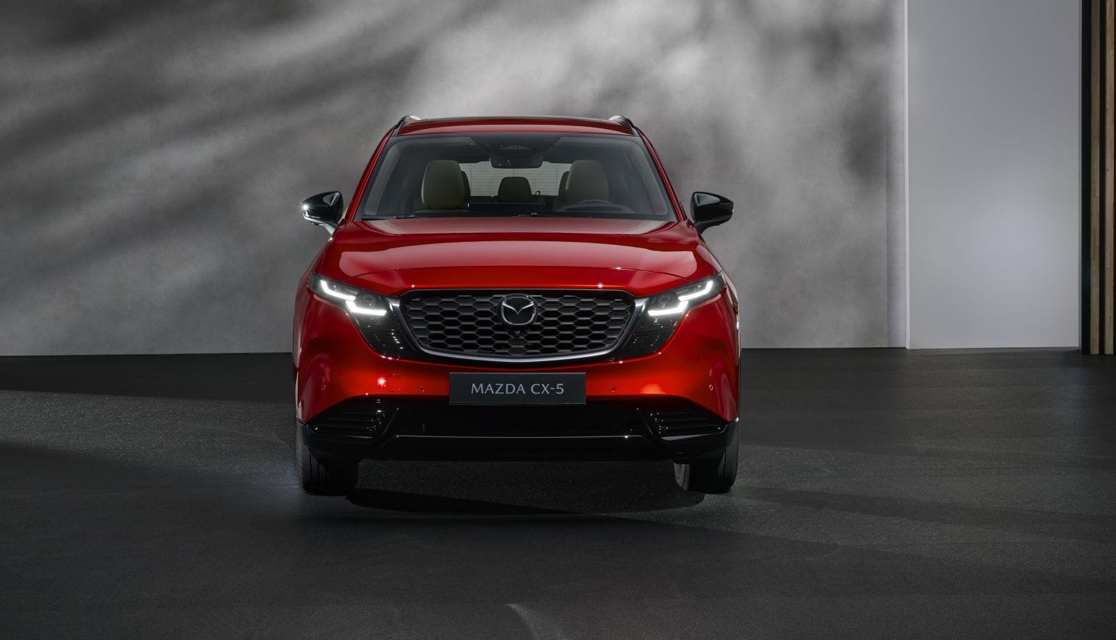 ¡REVOLUCIÓN JAPONESA! EL NUEVO MAZDA CX-5 2025 LLEGA MÁS TECNOLÓGICO Y VERSÁTIL QUE NUNCA V12MAGAZINE El totalmente nuevo Mazda CX-5 ya está listo para conquistar el mundo y reafirmar su lugar como uno de los SUV más vendidos y queridos del planeta. Presentado oficialmente a nivel global, esta nueva generación representa un gran salto en diseño, tecnología y versatilidad. V12MAGAZINE